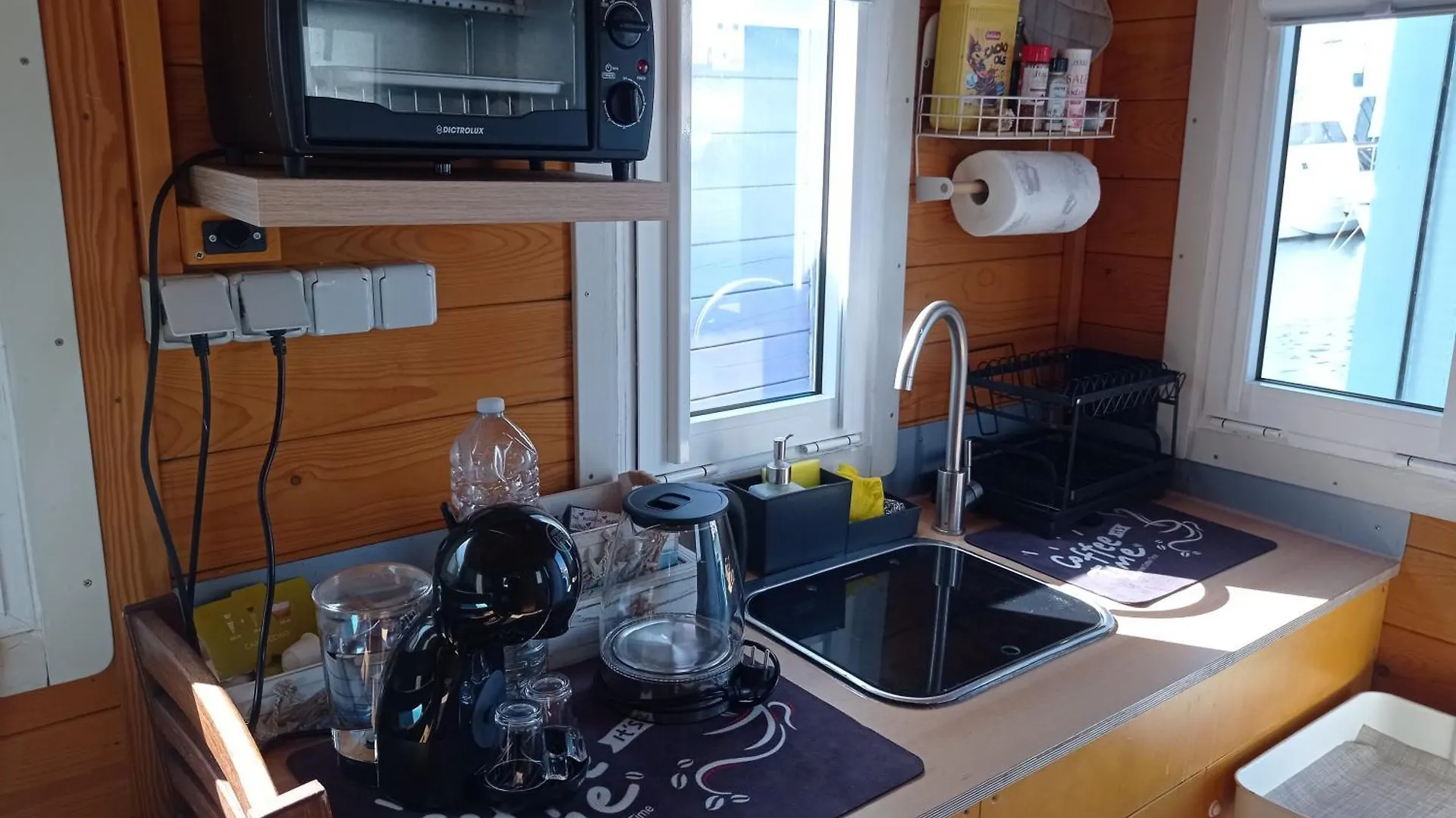 Houseboat Bluseadream ألغيرو